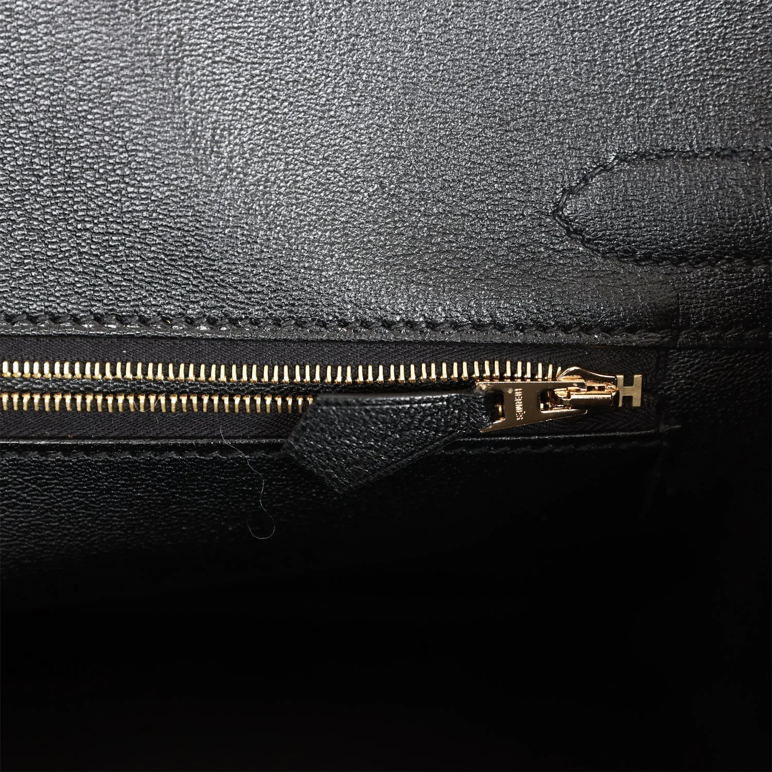 Hermès Birkin 30 Black Matte Alligator Gold Hardware